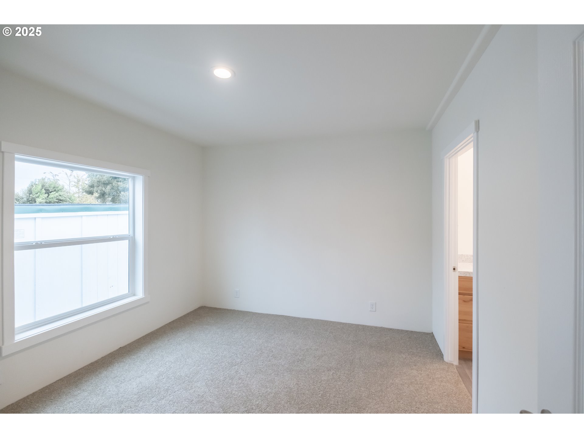 Salem, Oregon 97305, United States, 3 Bedrooms Bedrooms, ,2 BathroomsBathrooms,Residential,Active,229986