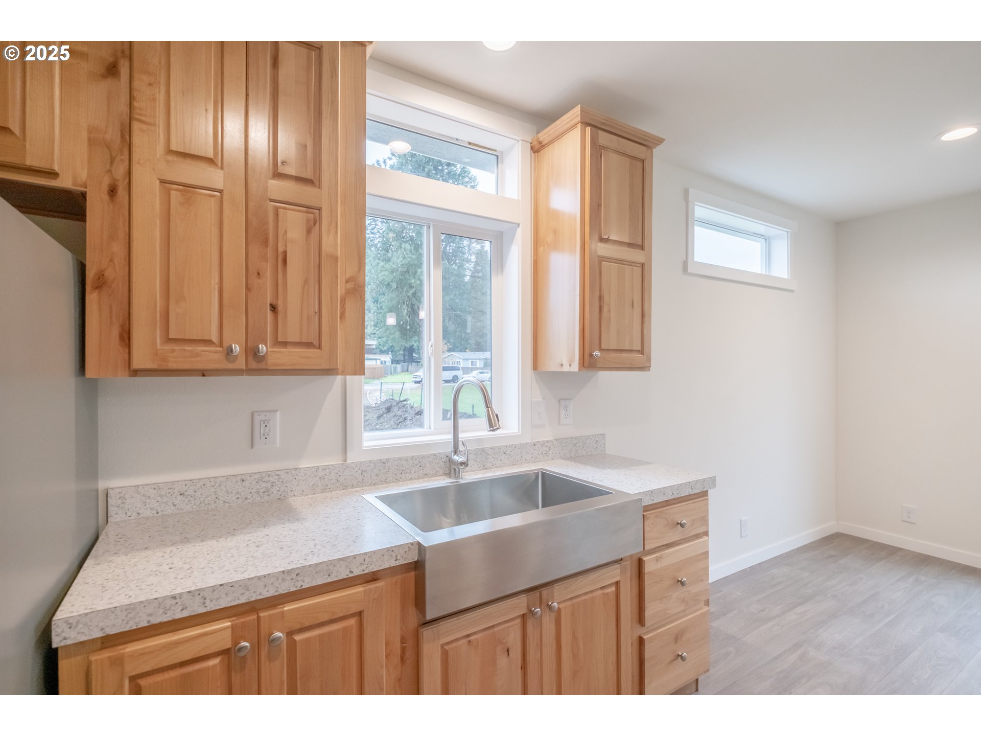 Salem, Oregon 97305, United States, 3 Bedrooms Bedrooms, ,2 BathroomsBathrooms,Residential,Active,229986