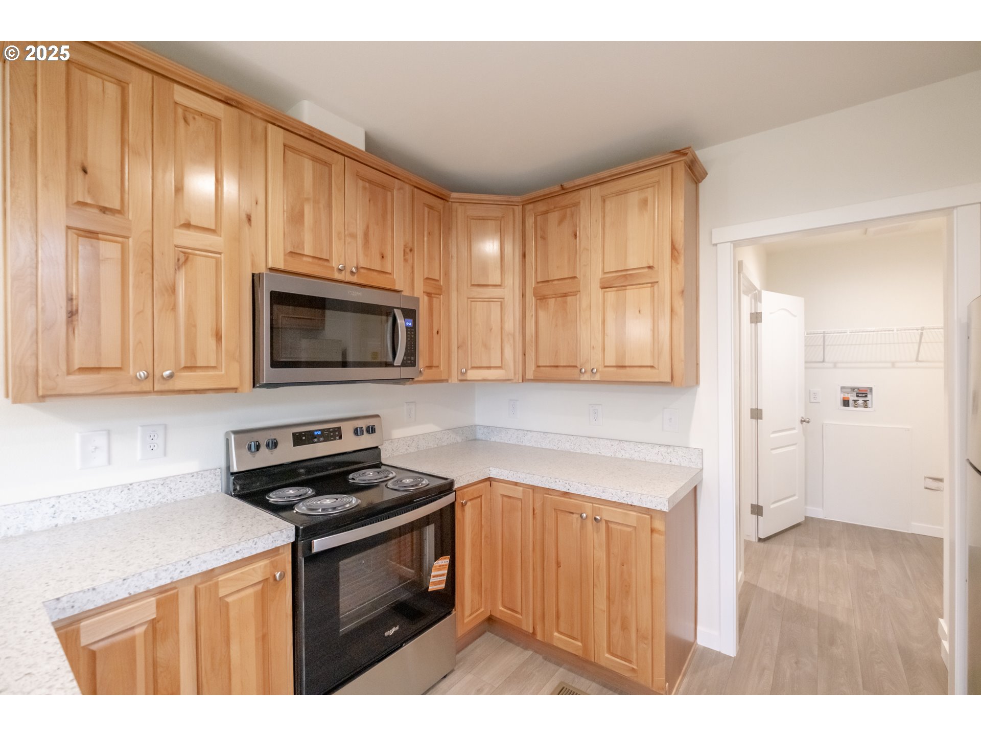 Salem, Oregon 97305, United States, 3 Bedrooms Bedrooms, ,2 BathroomsBathrooms,Residential,Active,229986