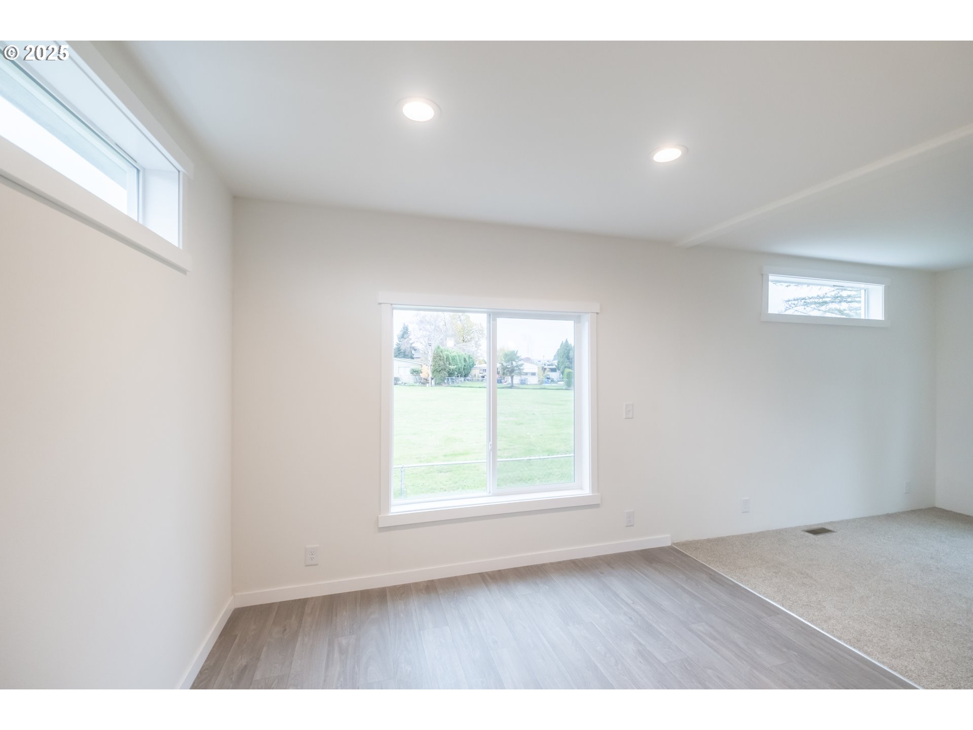 Salem, Oregon 97305, United States, 3 Bedrooms Bedrooms, ,2 BathroomsBathrooms,Residential,Active,229986