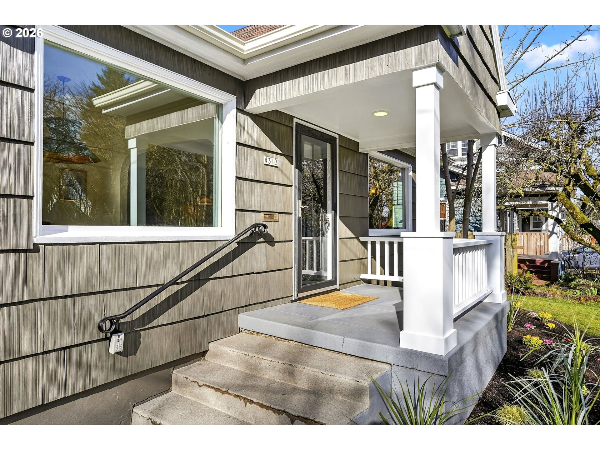 4313 NE HAZELFERN PL