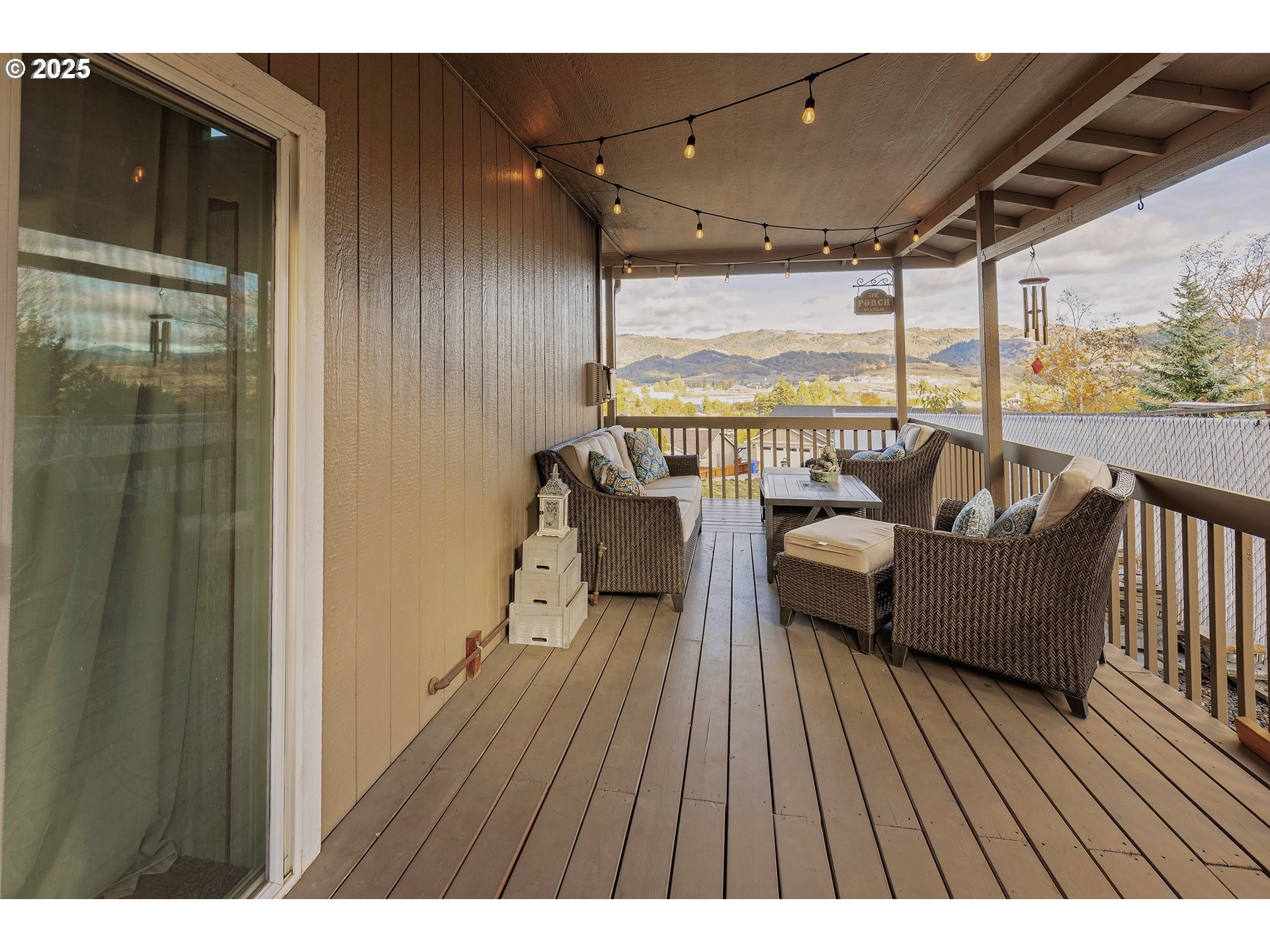 135 SW QUINCETREE CT