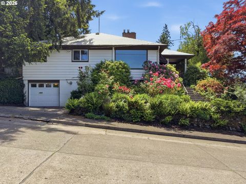 Photo of 2473 Columbia St, Eugene, OR 97403 (MLS # 199890083)