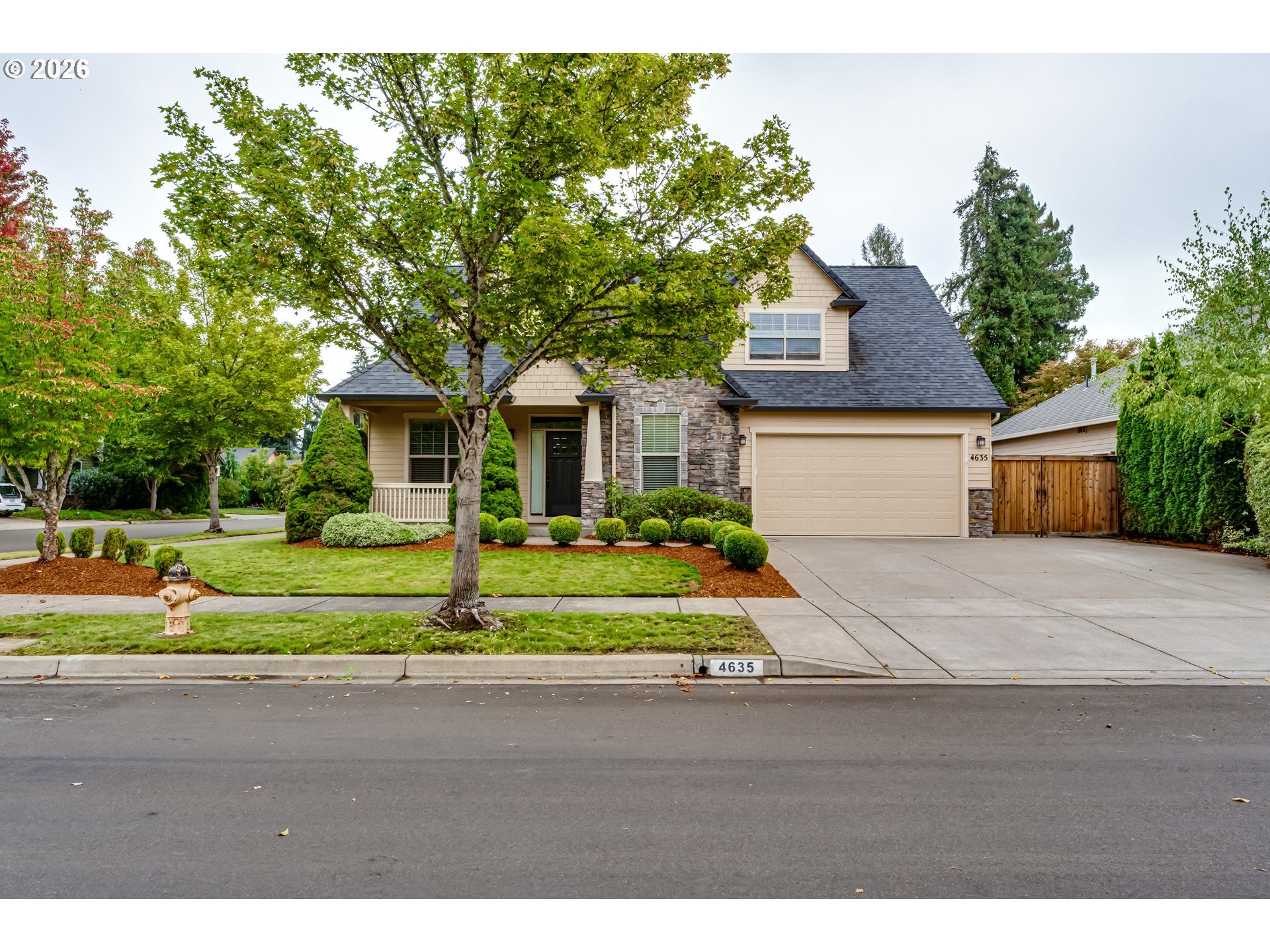 4635 CHAMPAGNE LN