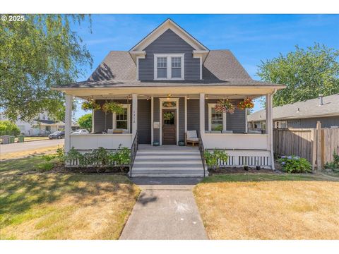 1212 E 6TH ST Newberg OR 97132