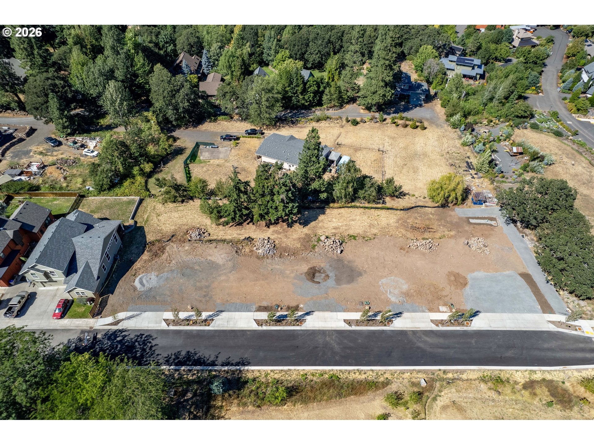 3940 CARR DR 4