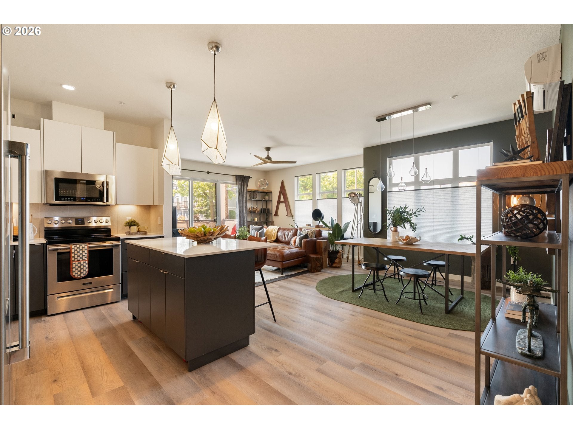 425 NE BRYANT ST 104