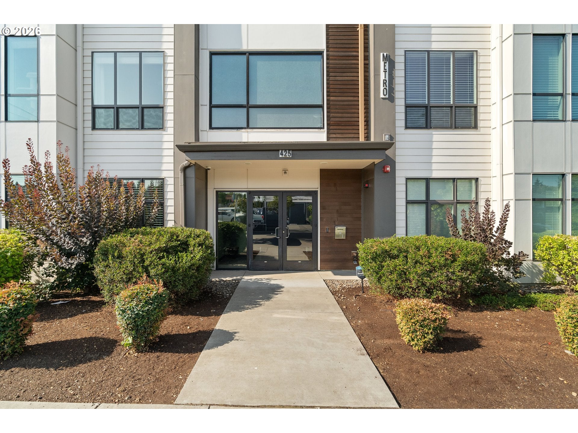 425 NE BRYANT ST 104