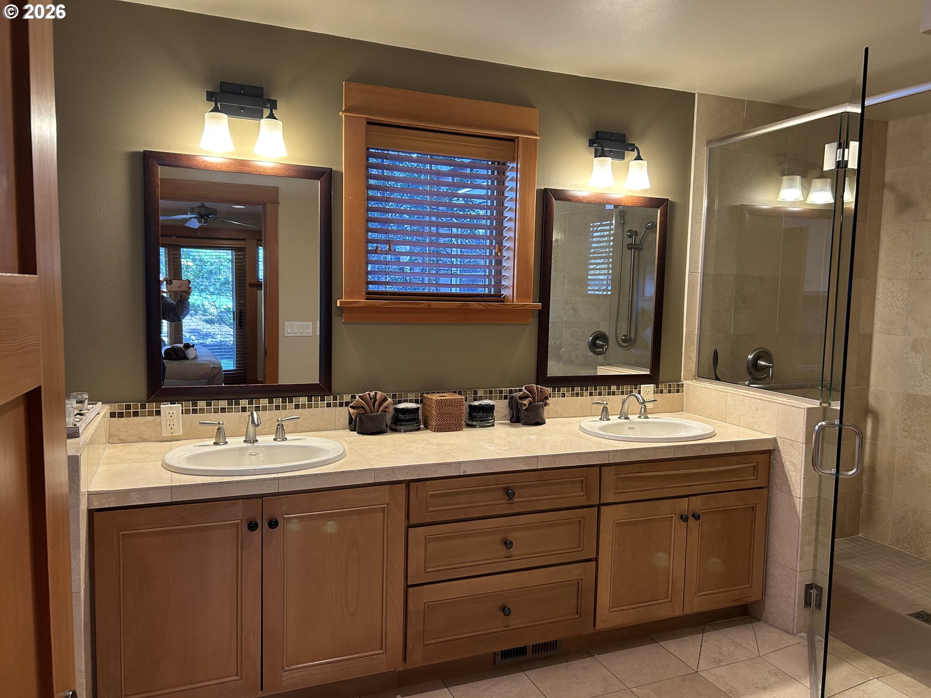 132 E SURFCREST AVE C1-D