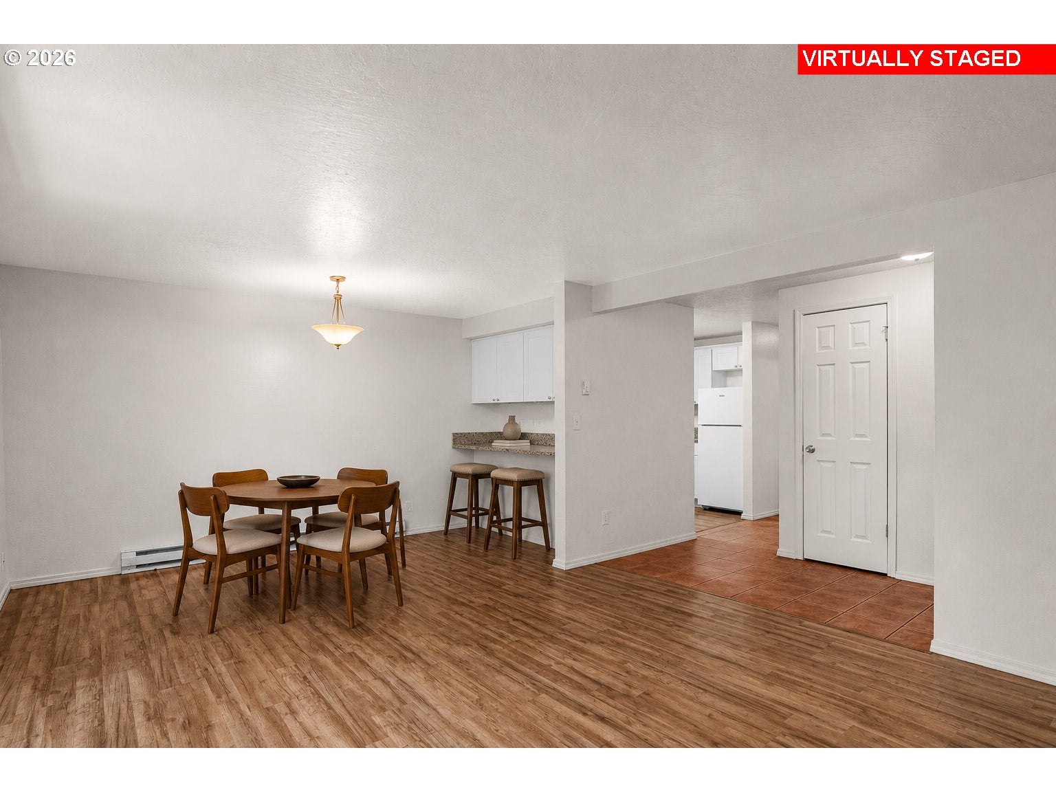 3930 LAKE GROVE AVE C1