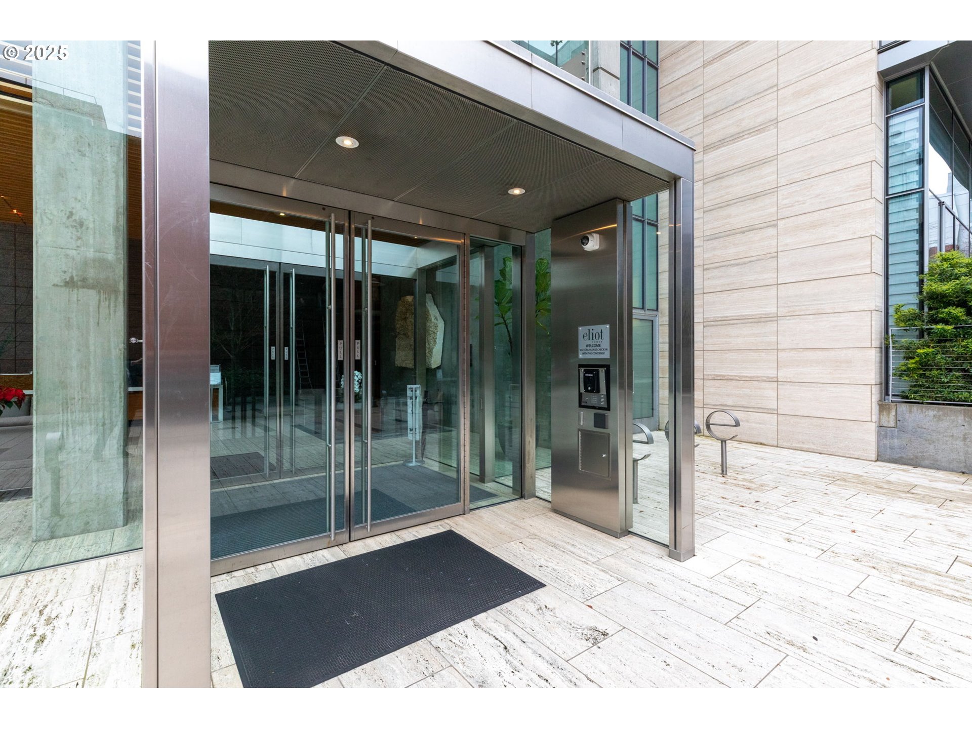 1221 SW 10TH AVE 809