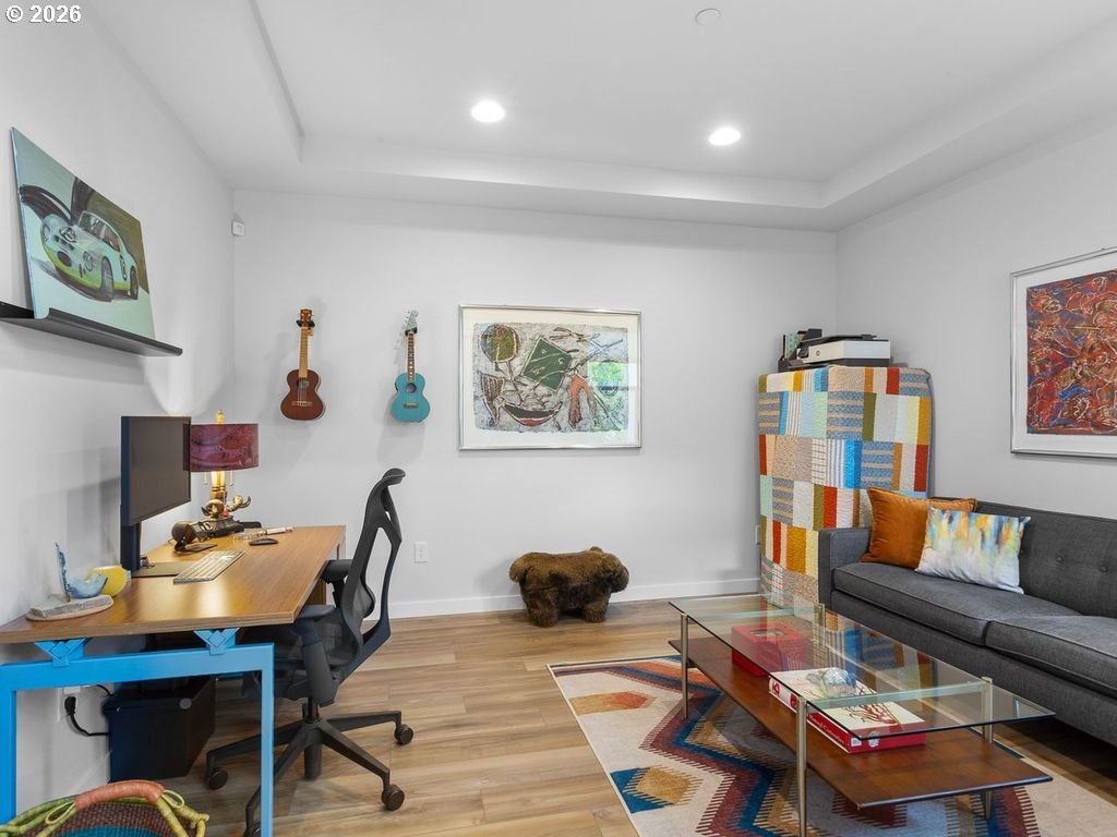 916 W MAGNOLIA LOOP