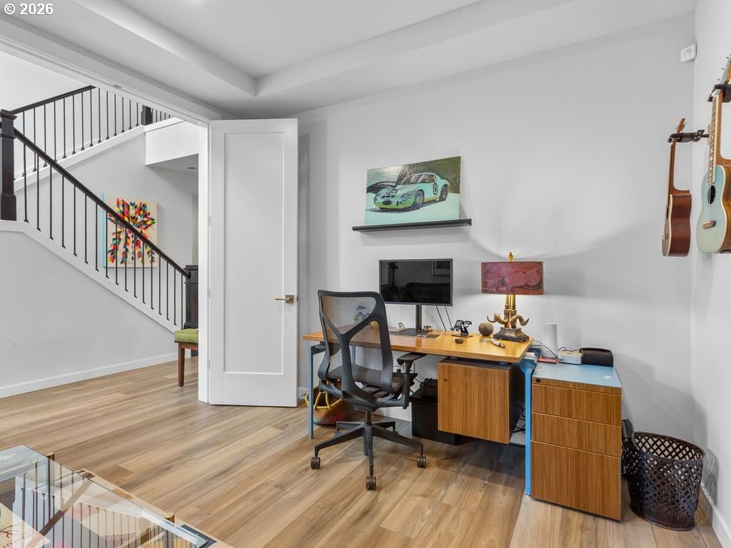 916 W MAGNOLIA LOOP