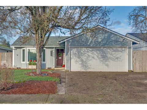 2215 E OAK DR Newberg OR 97132
