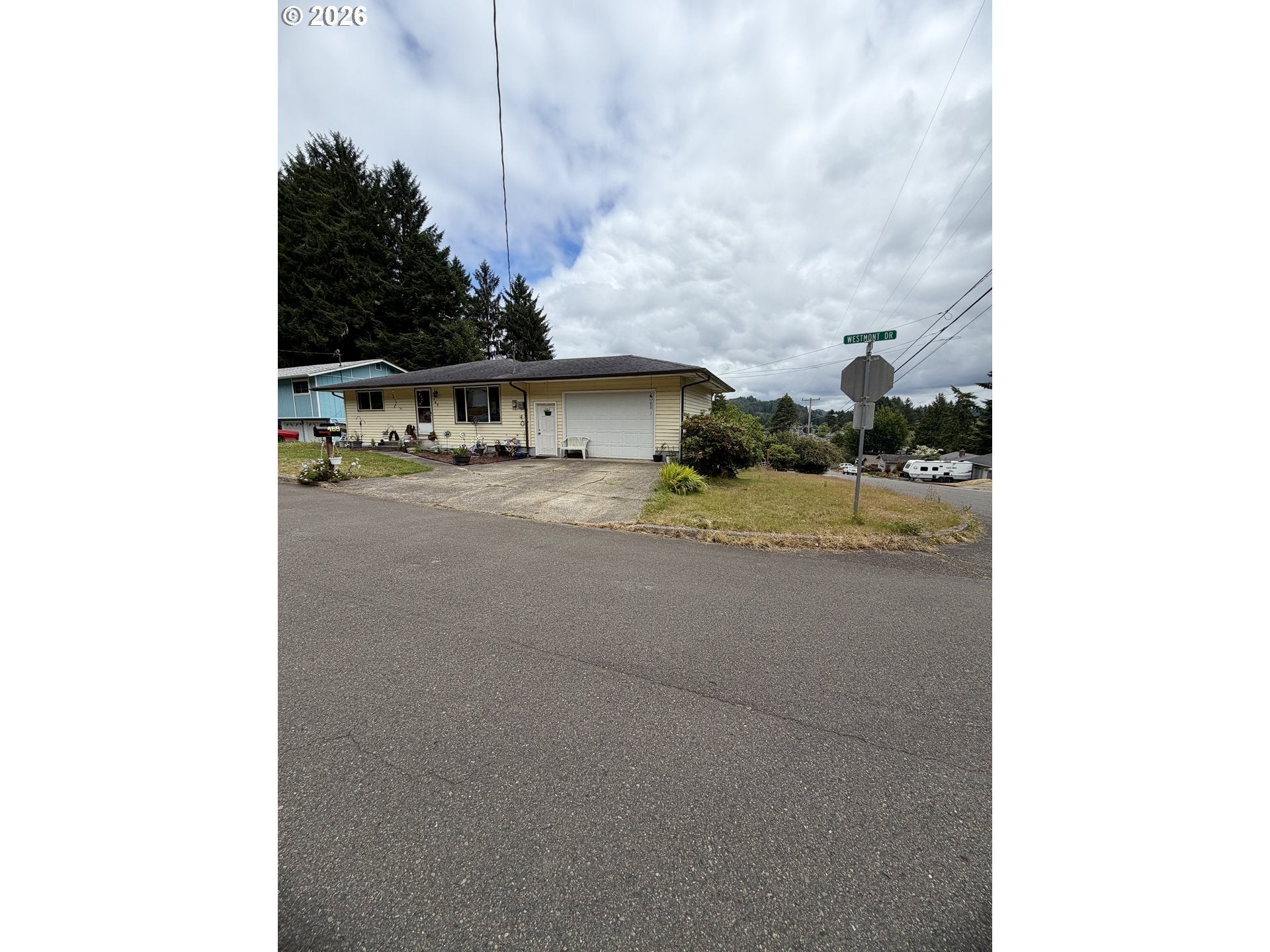 469 WESTMONT DR