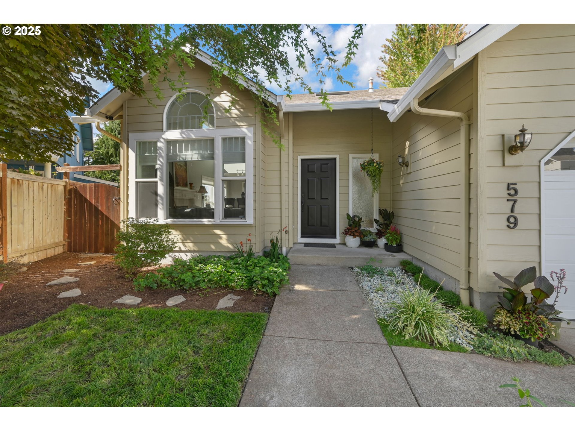 579 SWEETWATER LN
