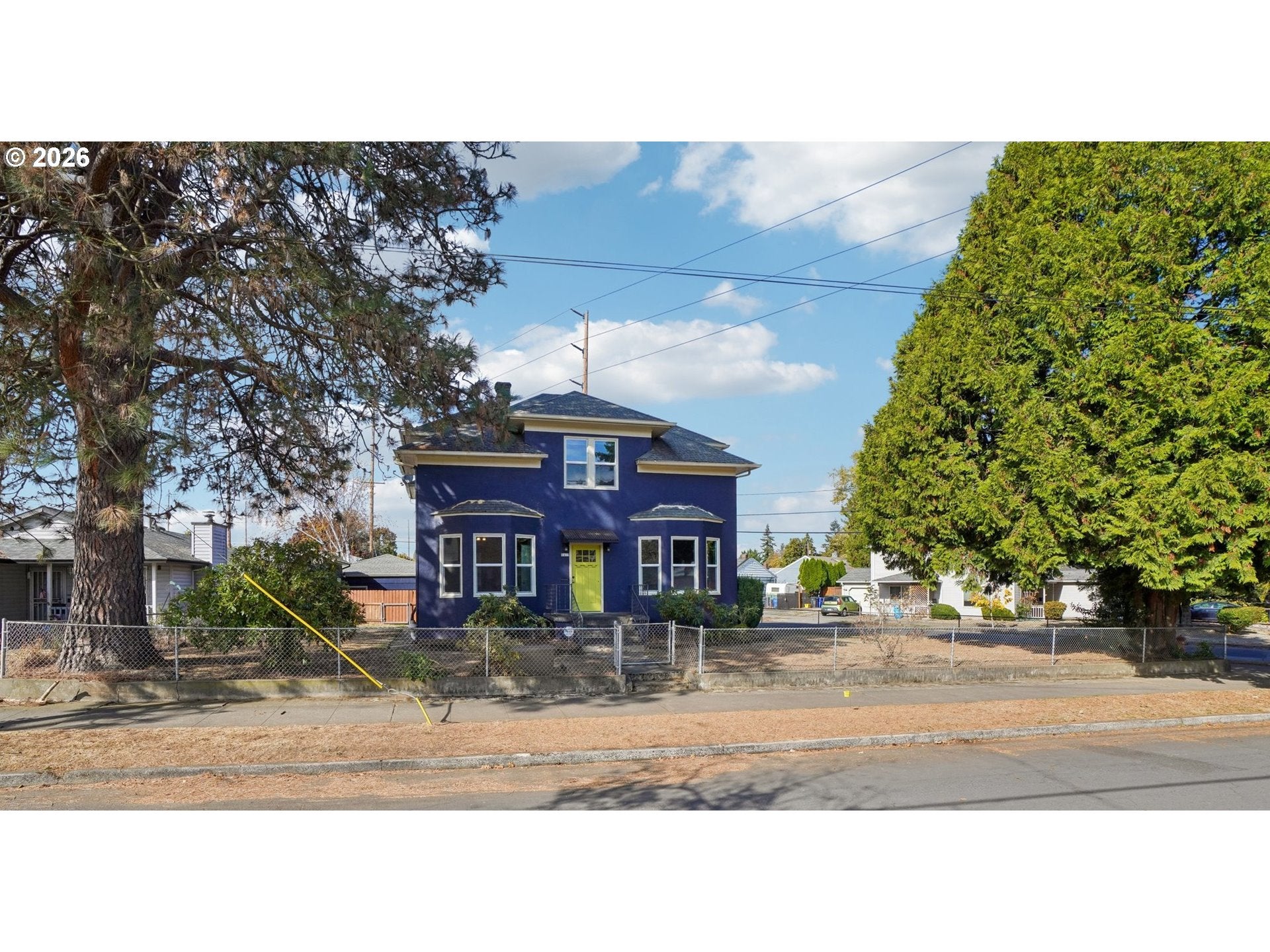 8417 N BERKELEY AVE