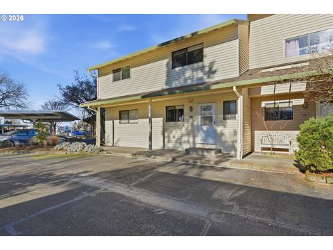 627 N HAYDEN BAY DR Portland OR 97217