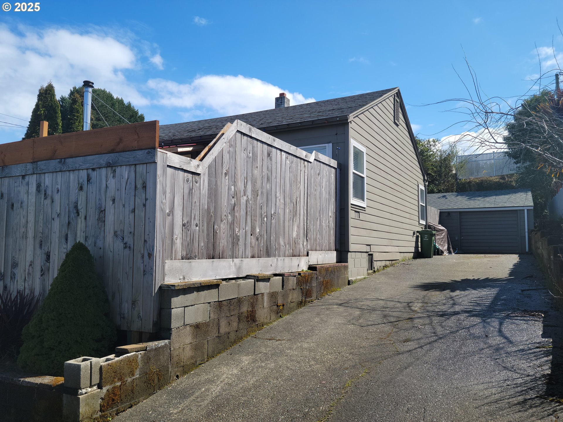 1063 ELROD AVE