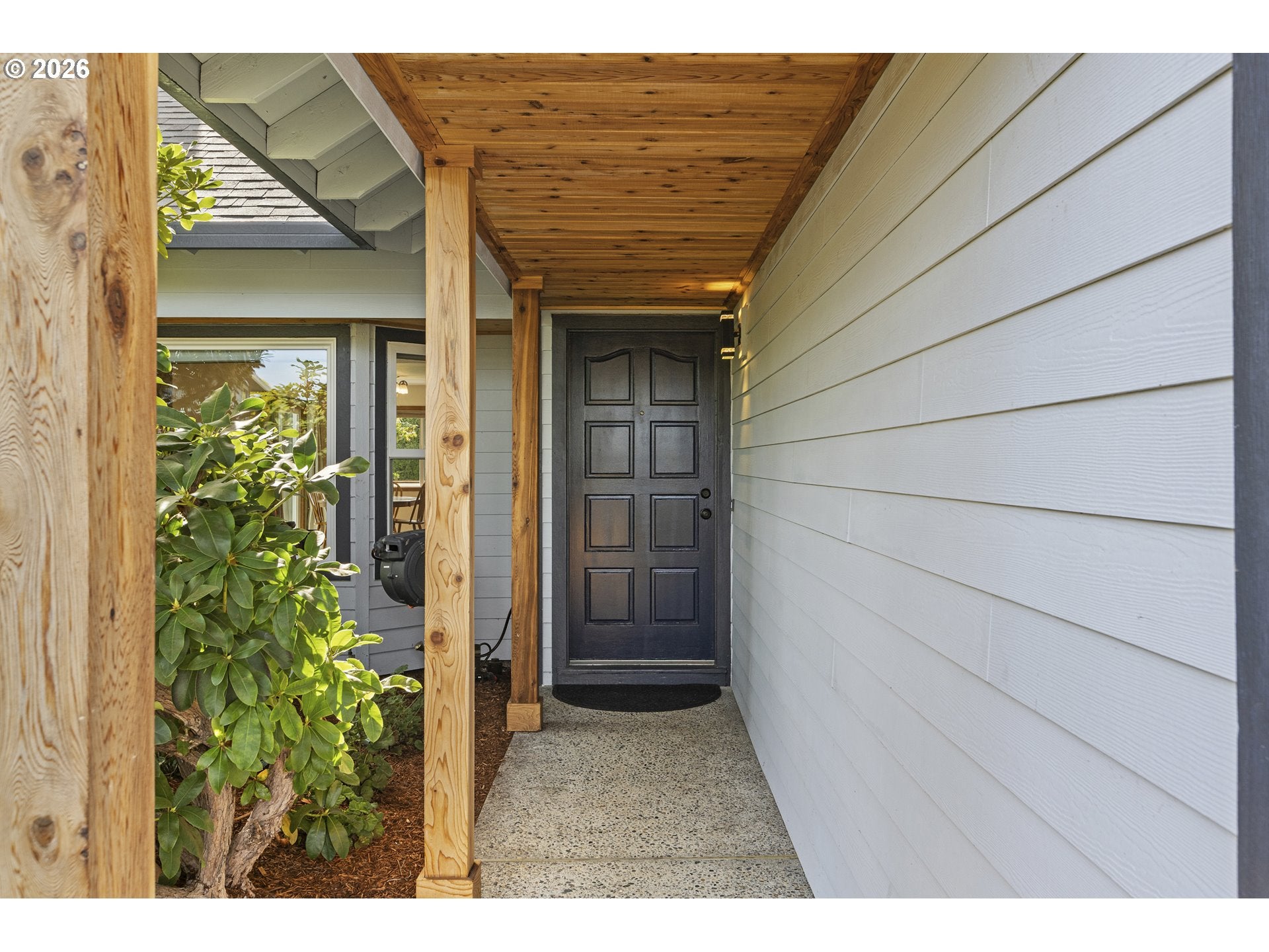 2017 NE JOSEPHINE DR