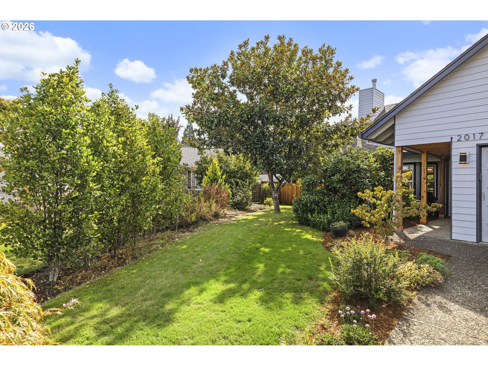 2017 NE JOSEPHINE DR