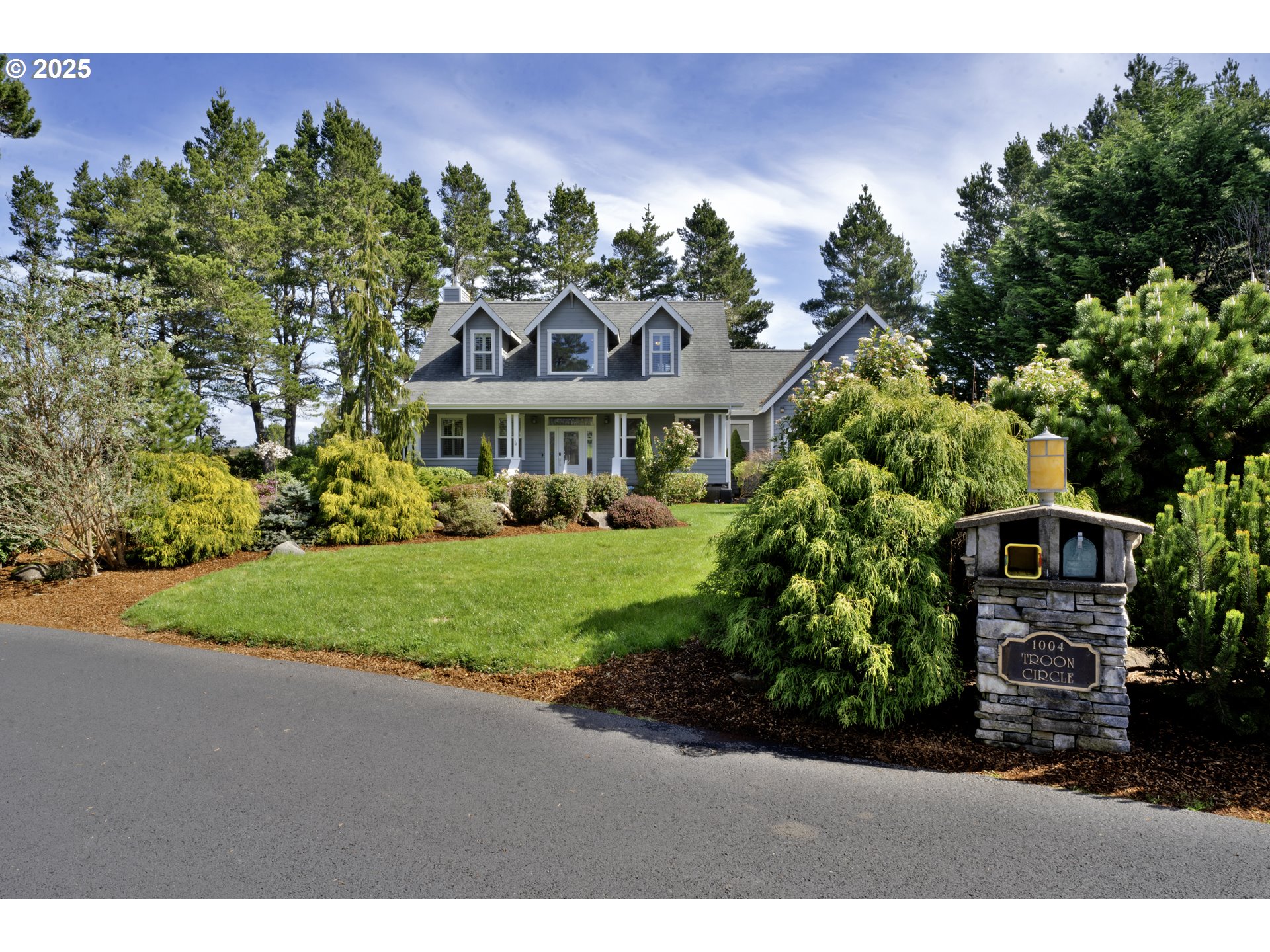 1004 TROON CIR