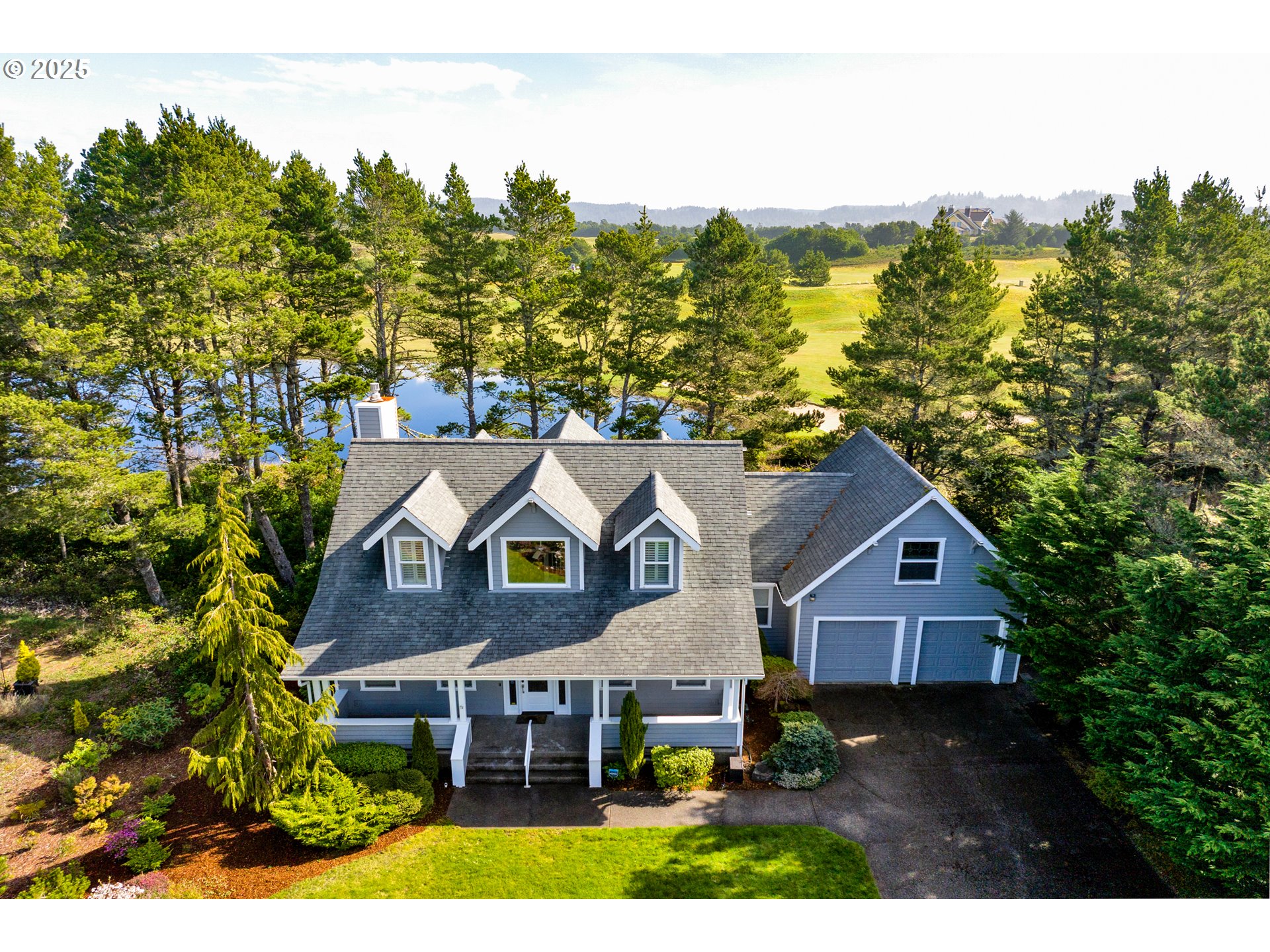 1004 TROON CIR