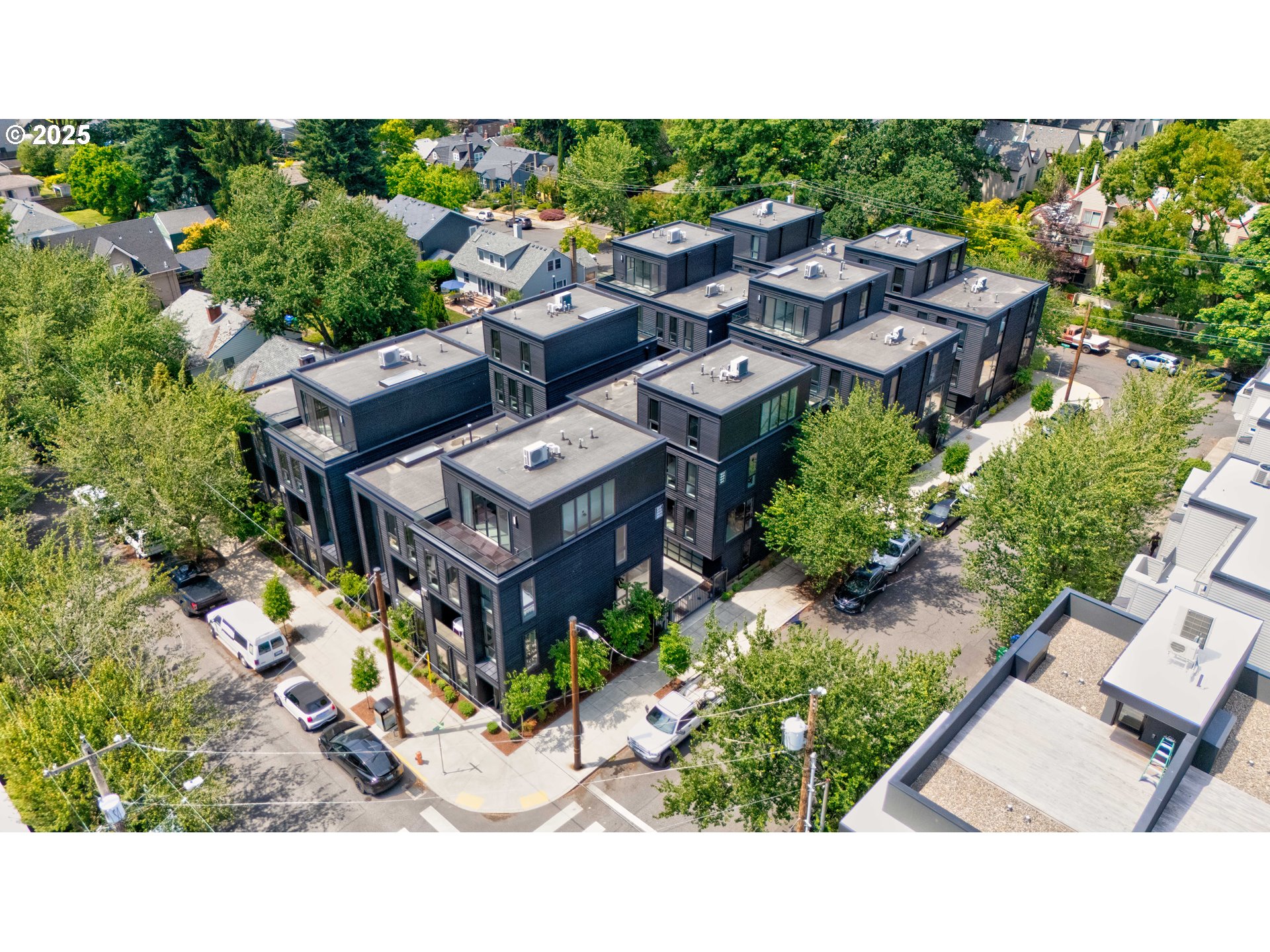 2805 NW THURMAN ST