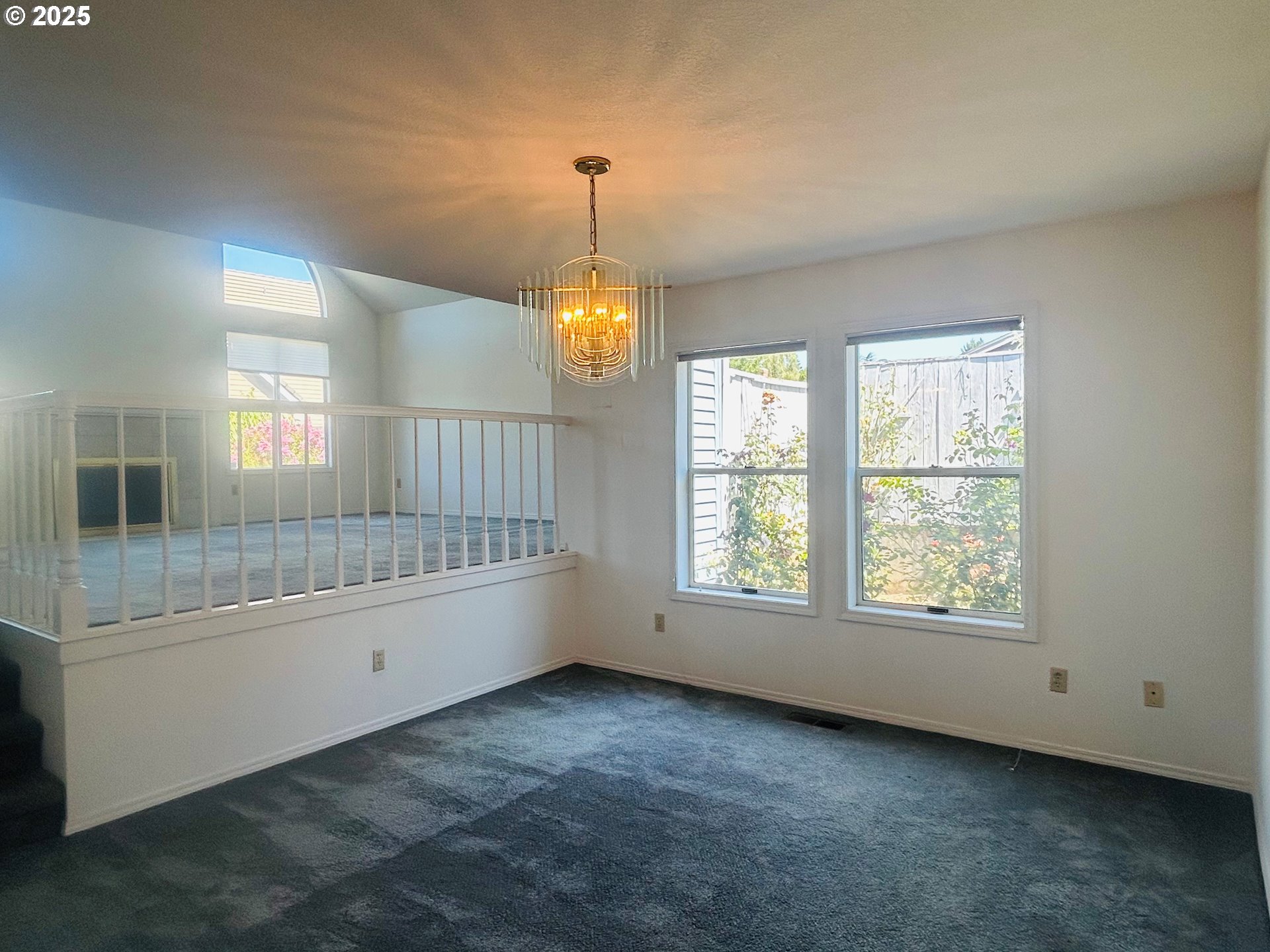 325 N PEACOCK CT