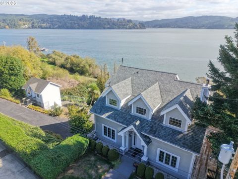 1368 BAYVIEW ST North Bend OR 97459