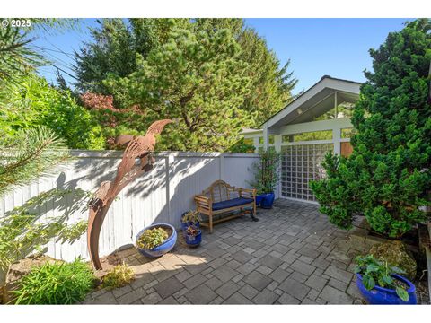 4141 SW WASHOUGA AVE Portland OR 97239