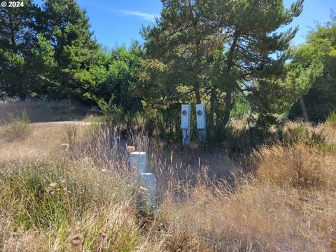 813 JACOBSON WAY Lakeside OR 97449