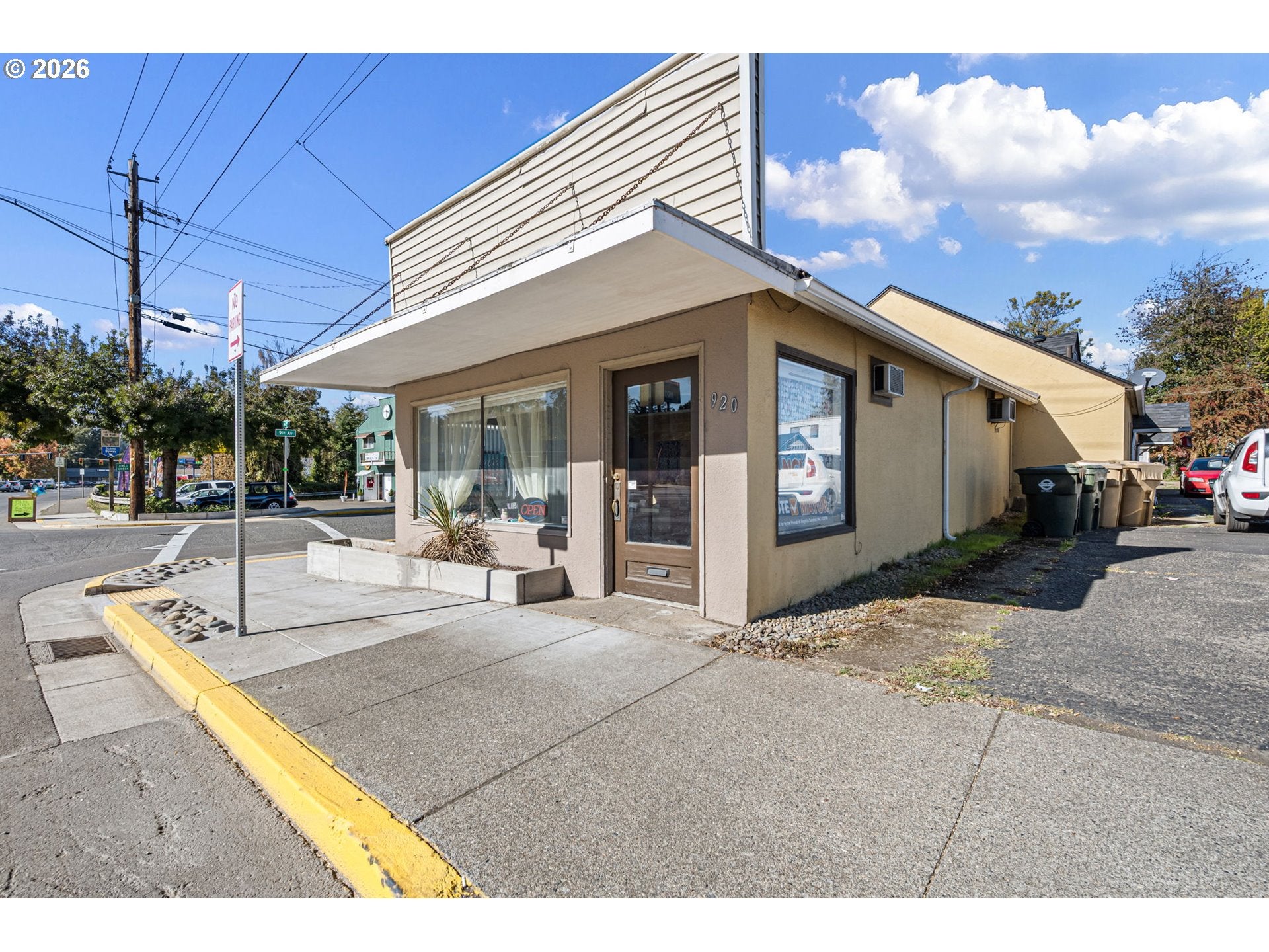 924 MAIN ST