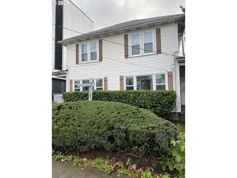 4320 SE HAWTHORNE BLVD Portland OR 97215