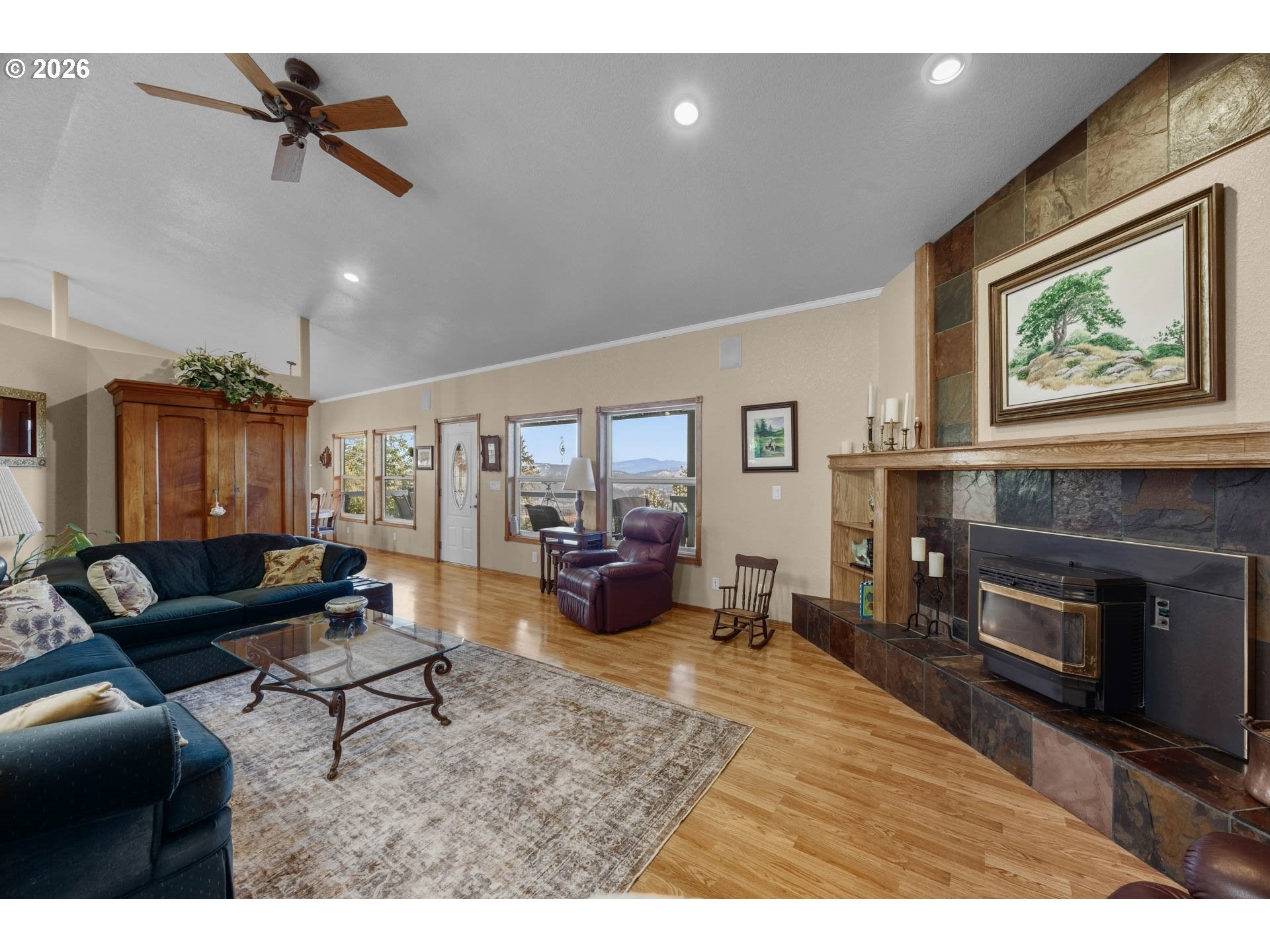 470 BLACK OAK DR