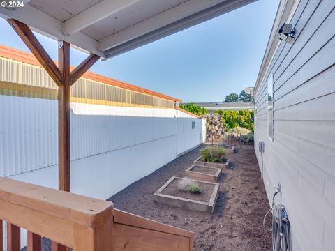 A home in Newberg