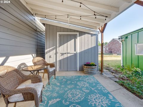 A home in Newberg