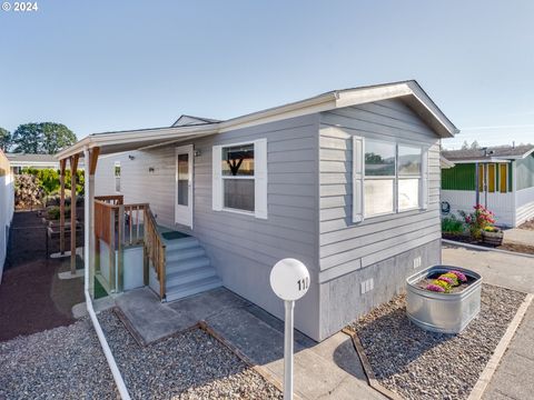 A home in Newberg