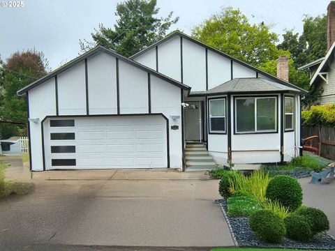 7321 SW 52ND AVE Portland OR 97219