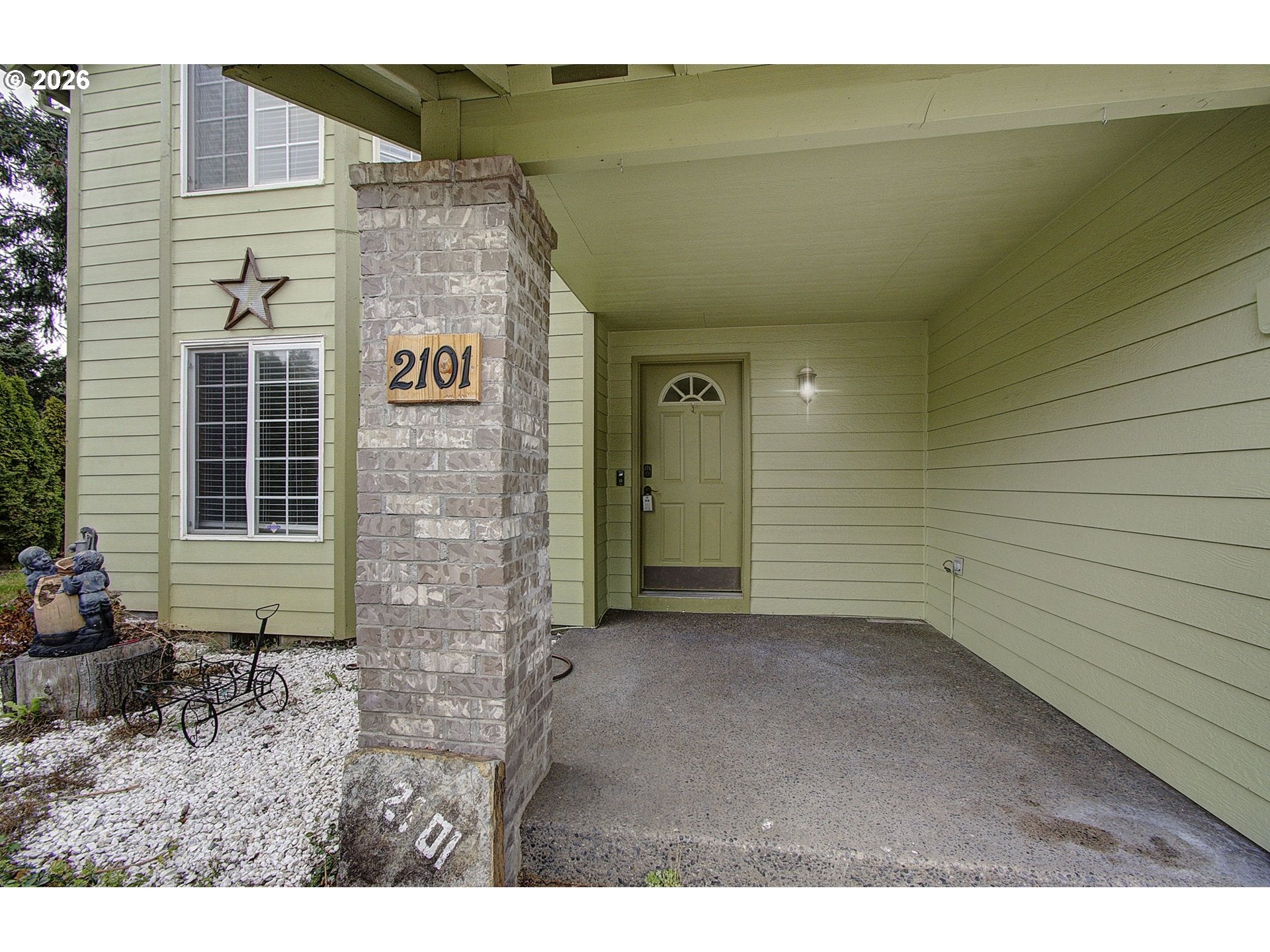 2101 NE 151ST CT
