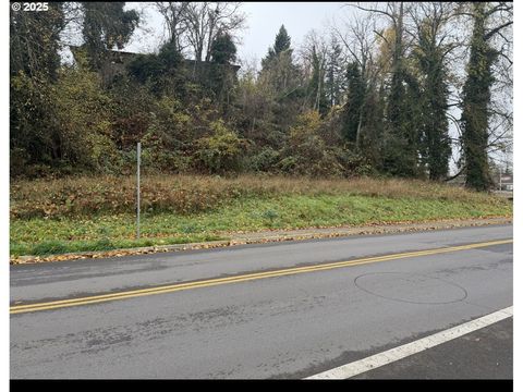 623 MCCLAINE ST Silverton OR 97381