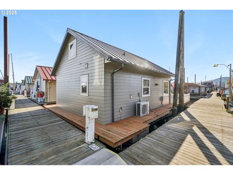 34326 Johnson Landing RD E-1 Scappoose OR 97056