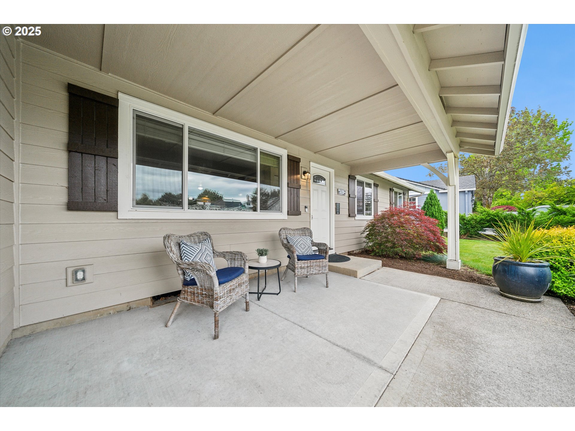 2390 SW LENORE DR
