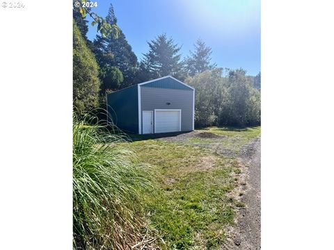 A home in Coos Bay