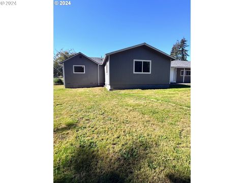 A home in Coos Bay