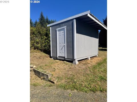 A home in Coos Bay