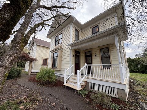 430 W WATER ST Stayton OR 97383