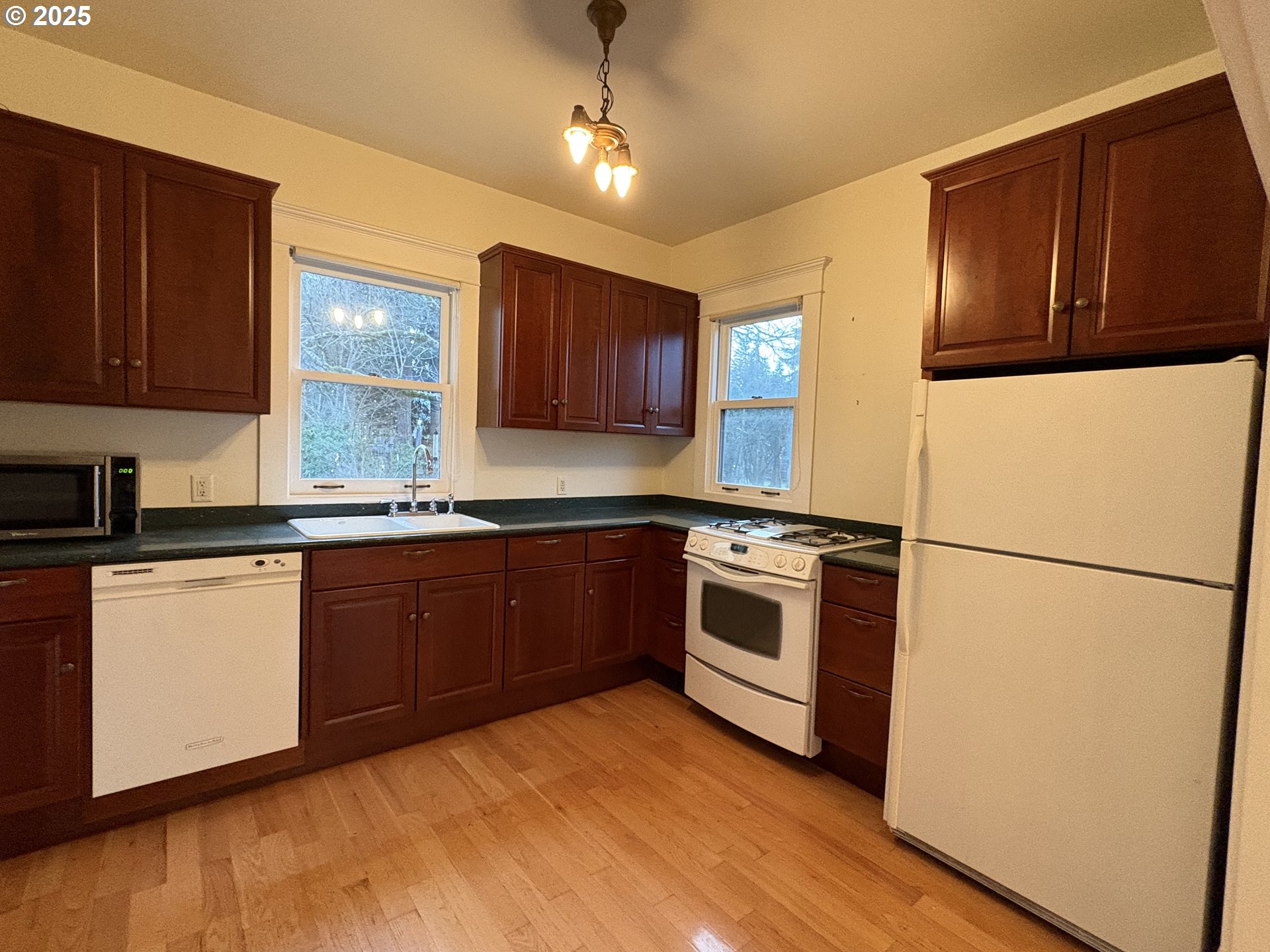 Stayton, Oregon 97383, United States, 4 Bedrooms Bedrooms, ,2 BathroomsBathrooms,Residential,Active,255211