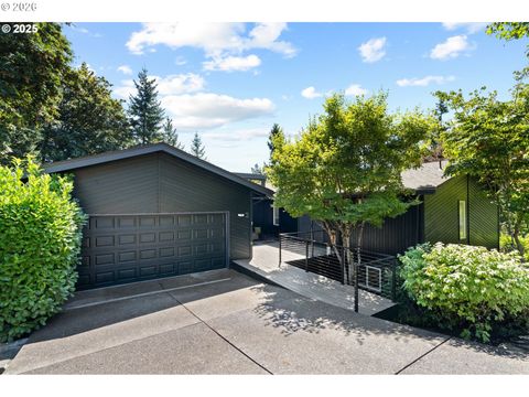 2 FALSTAFF ST Lake Oswego OR 97035