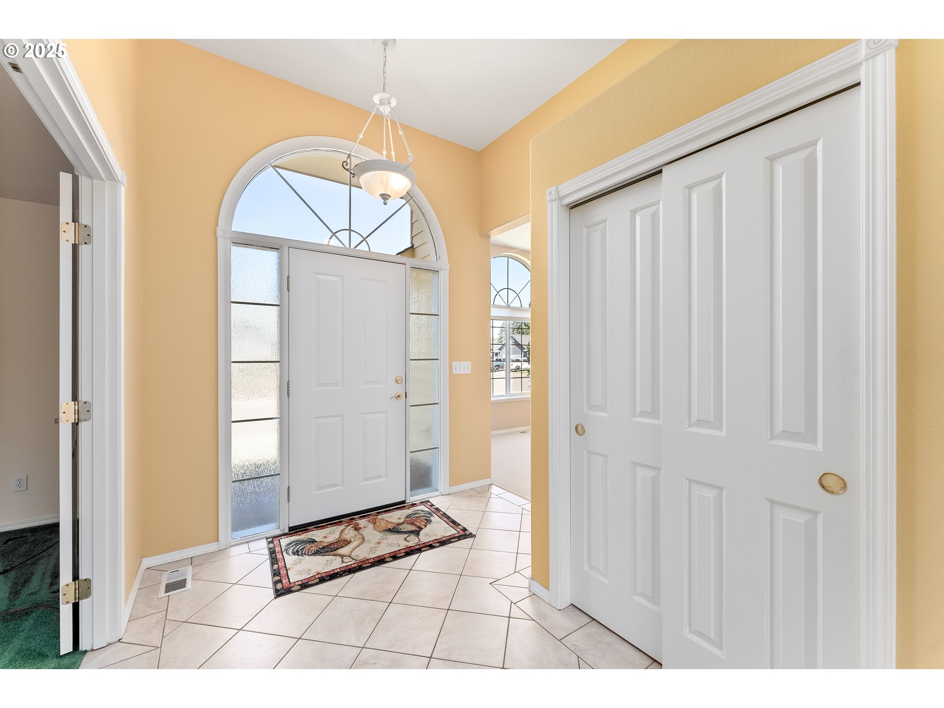 1123 NW RIVERFRONT DR